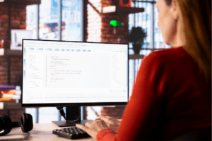 Qué debe tener un software para asesorías modernas